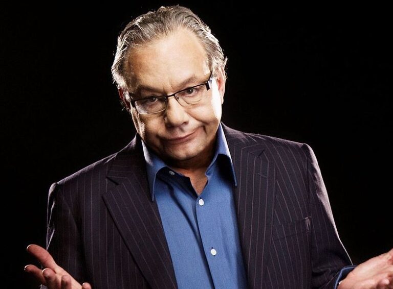 Top 30 Funniest StandUp Comedians of All Time (2022 Updated)
