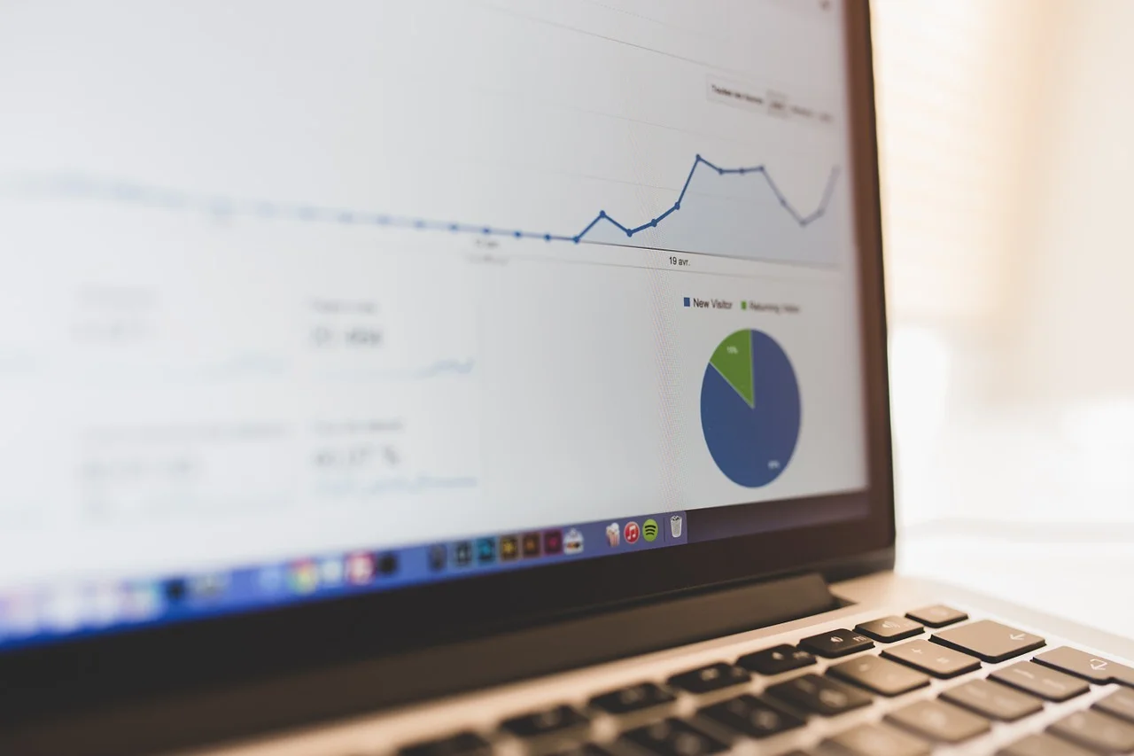 3 Best Websites to Make Money Traveling