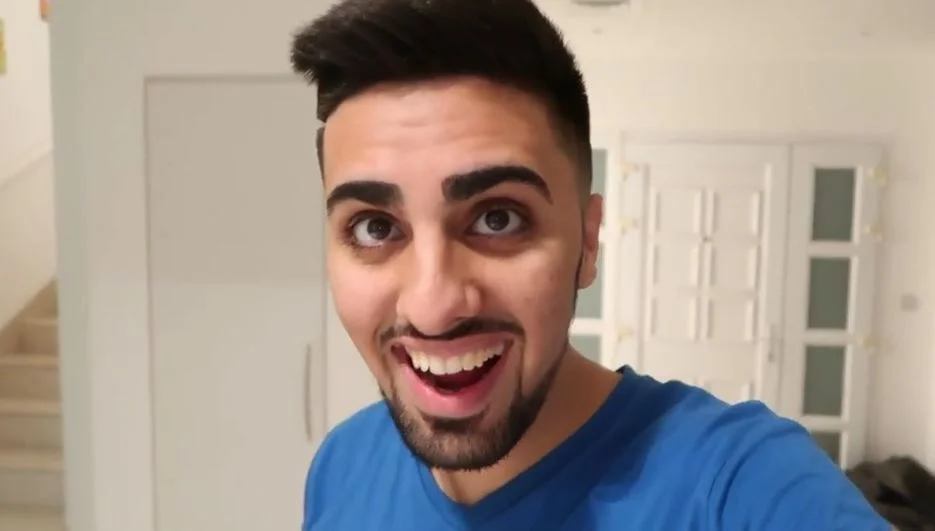 Mo Vlogs Net Worth