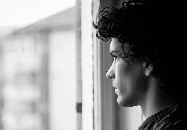 Why are Memories Embedded in Strong Emotions Hard To Forget